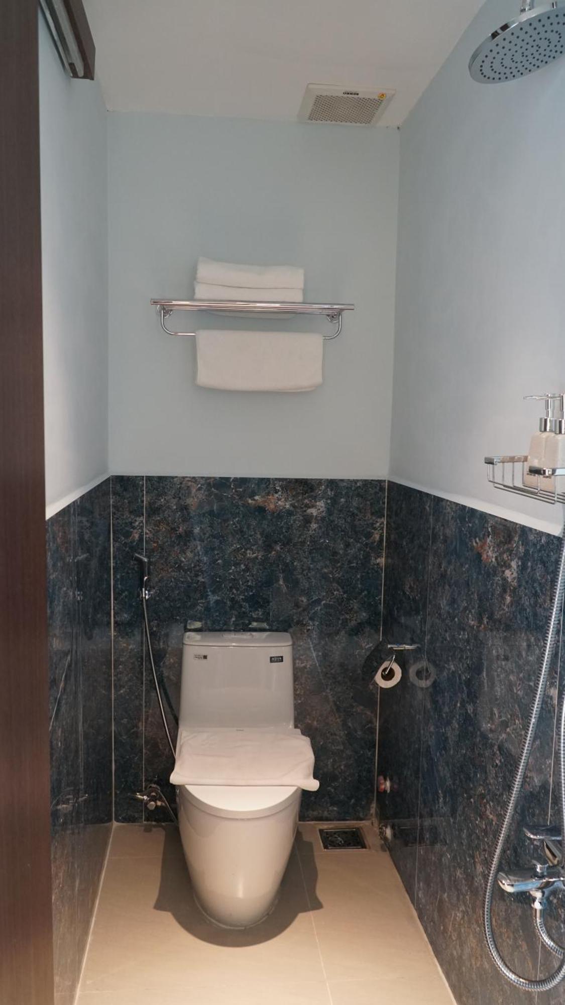 Bros Hotel Хошимін Екстер'єр фото