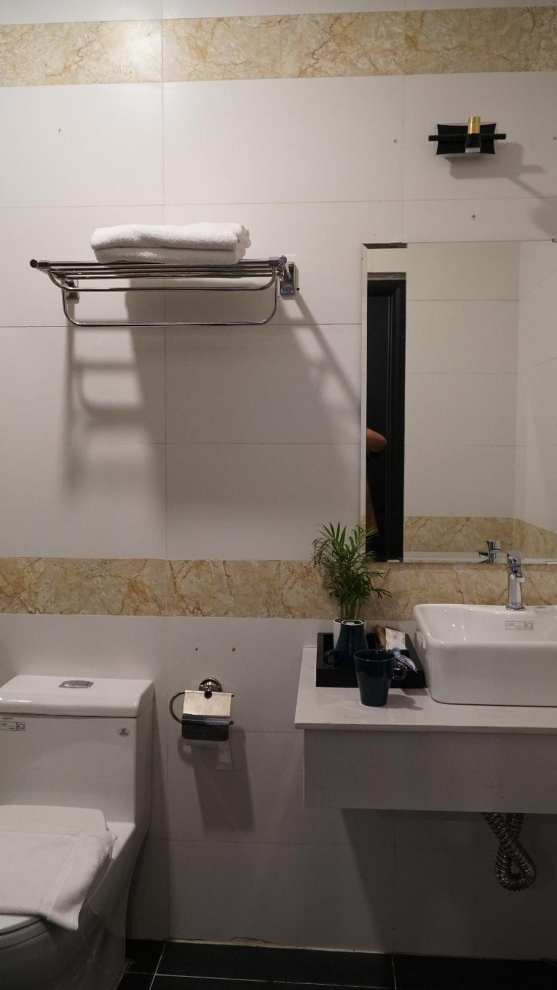Bros Hotel Хошимін Екстер'єр фото